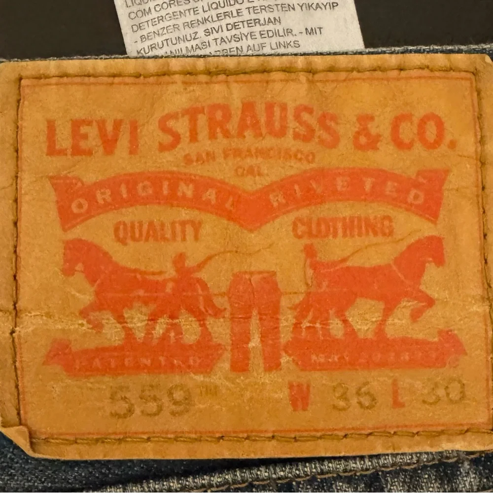 Levi's Relaxed Fit 559 Blue Jeans - Picture 4 of 5